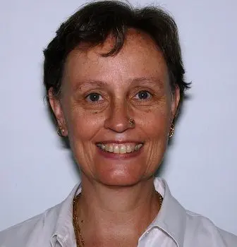 Dr Lois Engelbrecht